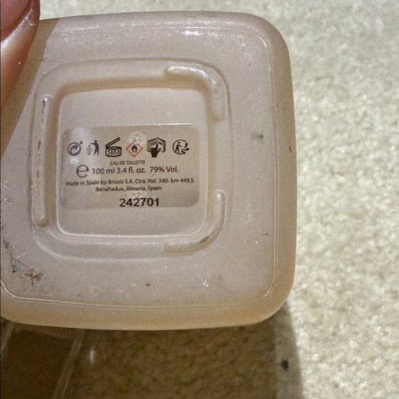 Zara Fragrance Set with Gold and Cream Accents - Picture 9 of 9